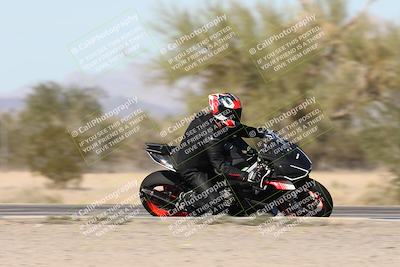 media/Dec-01-2025-Moto Forza (Mon) [[2daa91e15f]]/2-Intermediate Group/Session 3 (Turn 7 Inside Pans)/